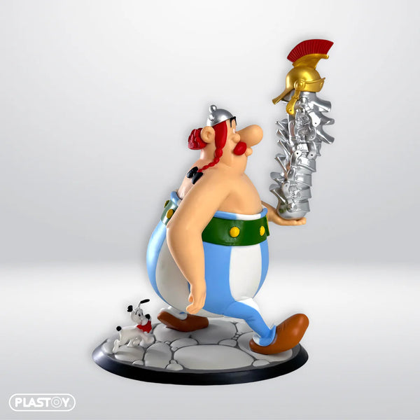 Figurine Astérix Obélix pile de casques Plastoy 2024 (040099)