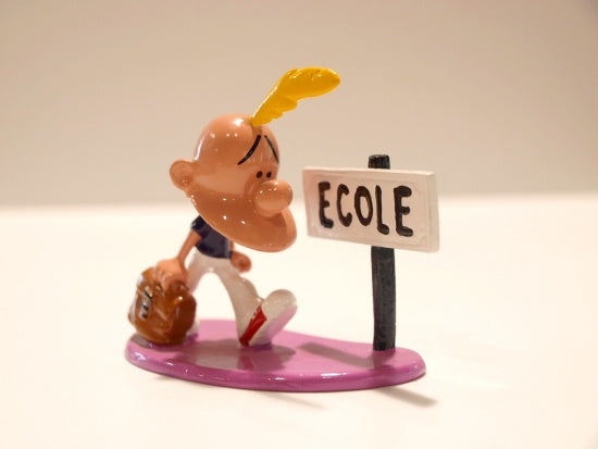 TITEUF: TITEUF ET SON CARTABLE ALLANT A L'ECOLE - figurine métal 7.5 cm